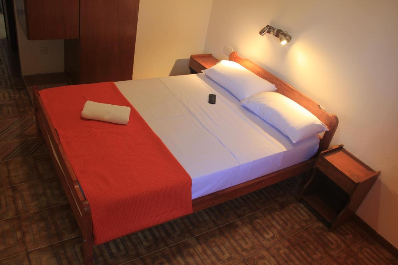 Hotel Vanderloo Posadas Buitenkant foto